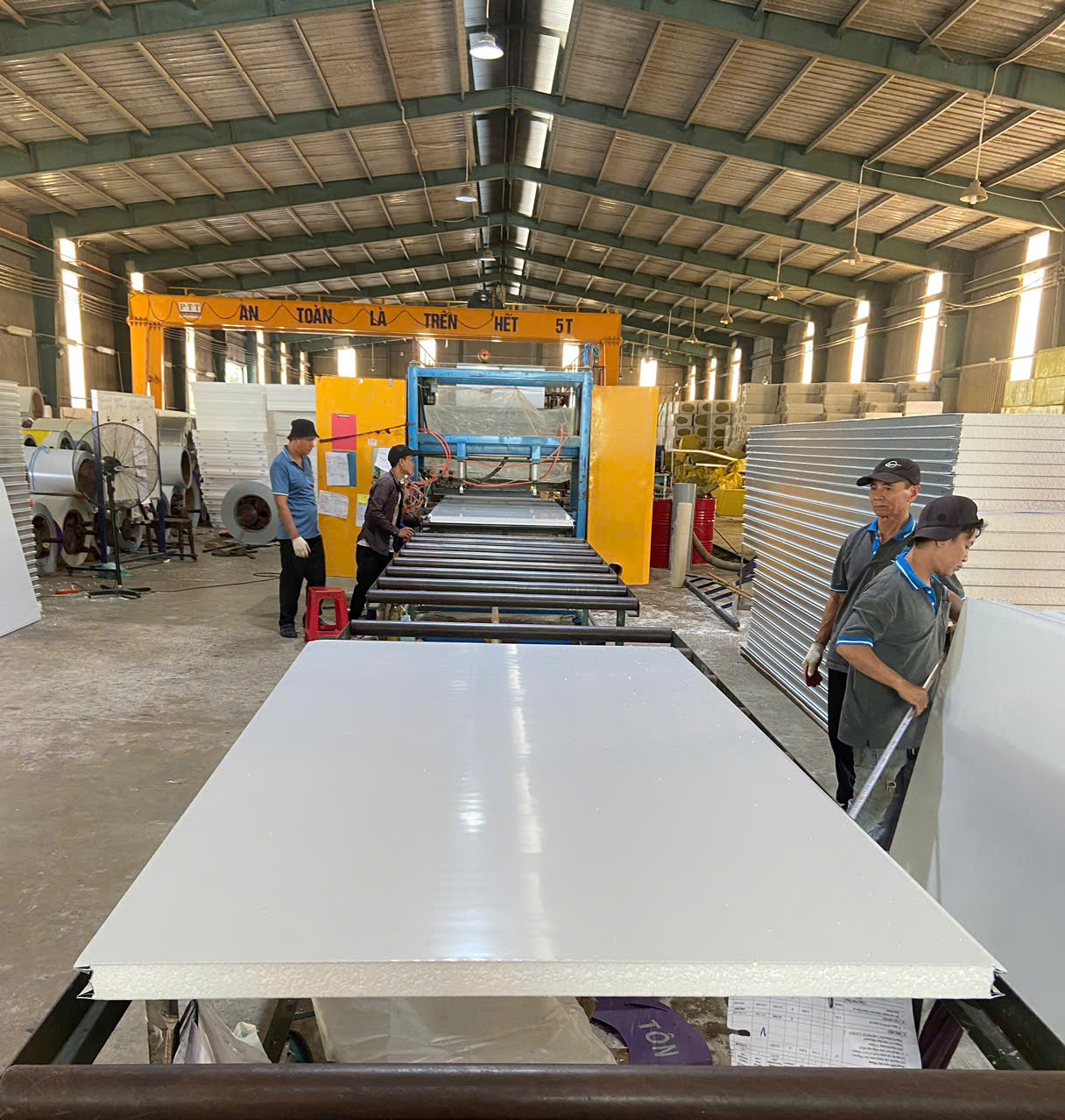 PANEL EPS TẠI Long An