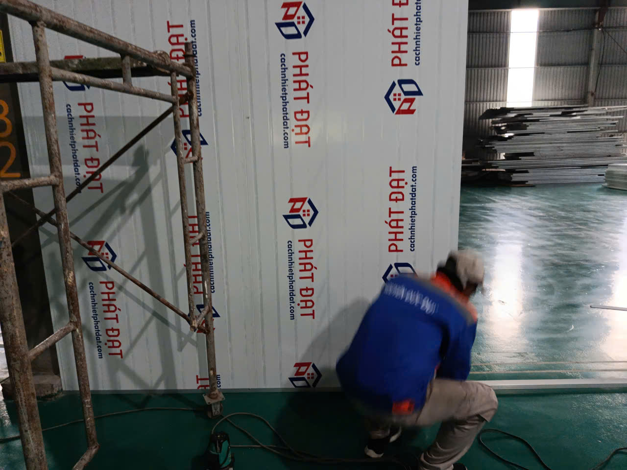 Báo giá tấm panel tại nhà máy phát đạt