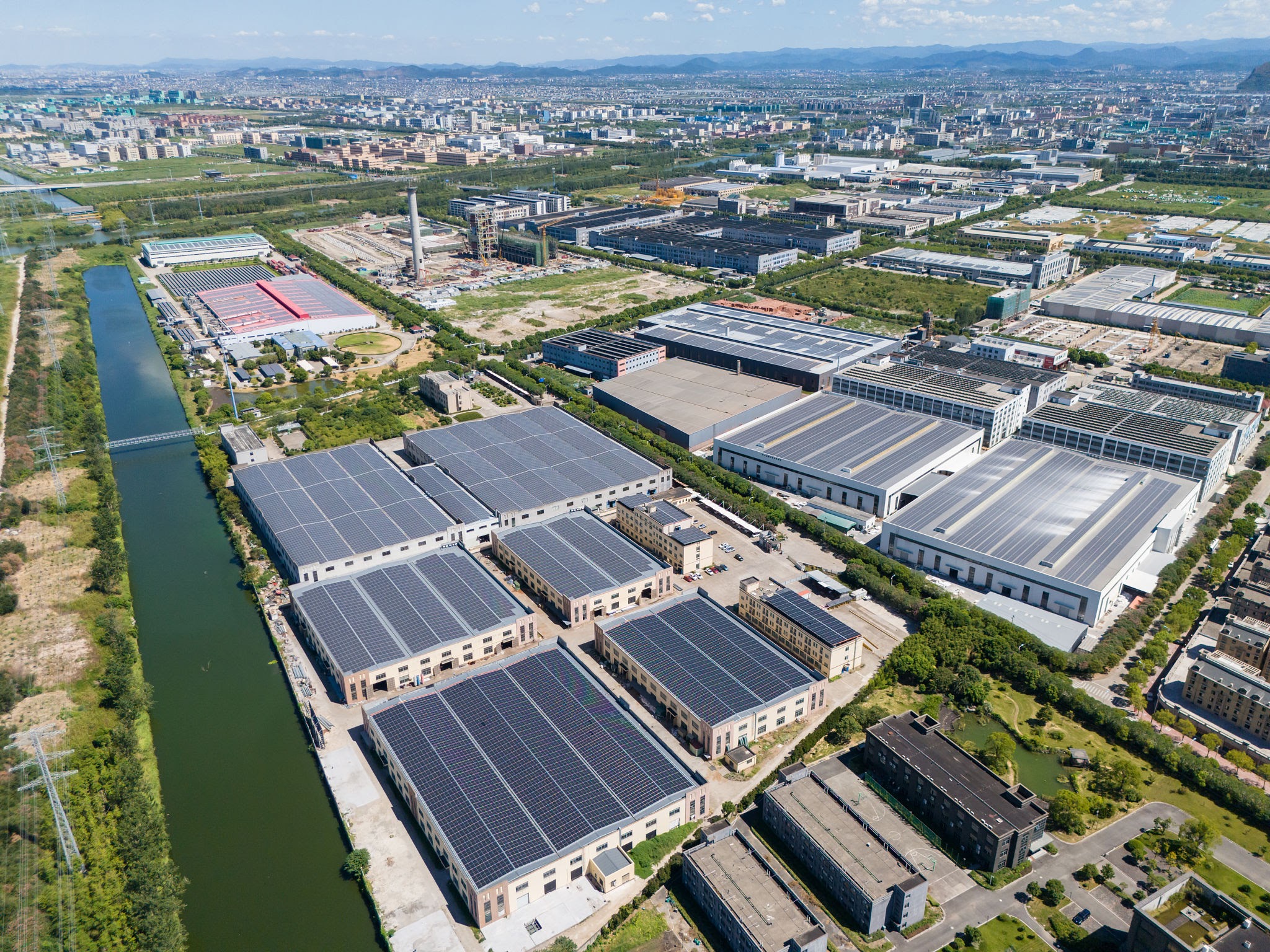 Cách Nhiệt Phát Đạt giao Panel cho KCN Nhật Bản