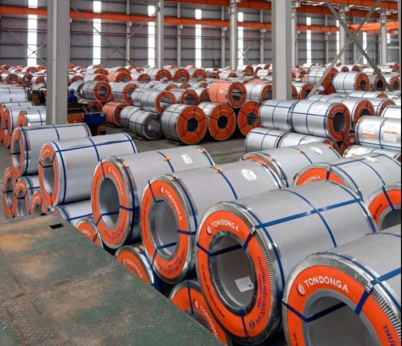Kho hàng tôn cuộn Đông á tại kho Phát Đạt